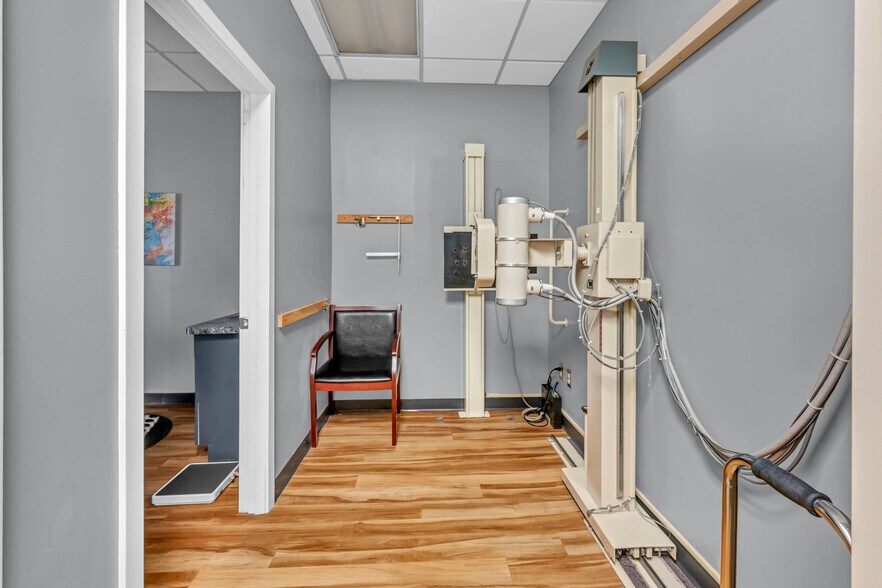 More Photos Of 132 Federal Rd, Danbury Storefront For Lease
