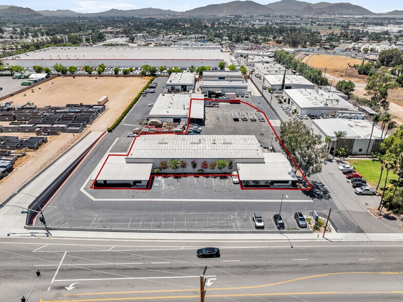 Primary Photo Of 575-585 Iowa Ave, Riverside Warehouse For Lease