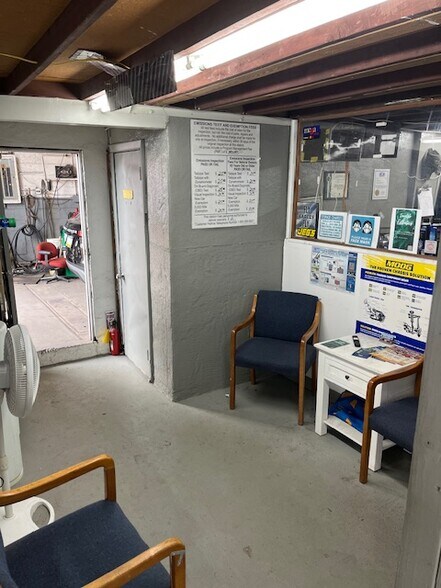 More Photos Of 172-74 W Wingohocking St, Philadelphia Auto Repair For Sale
