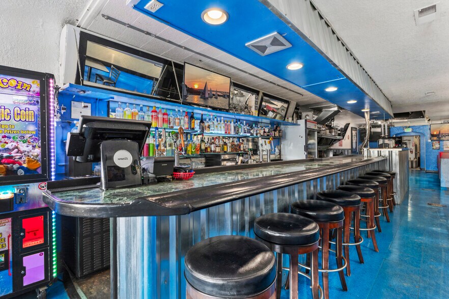 More Photos Of 8630 271st St, Stanwood Storefront For Sale