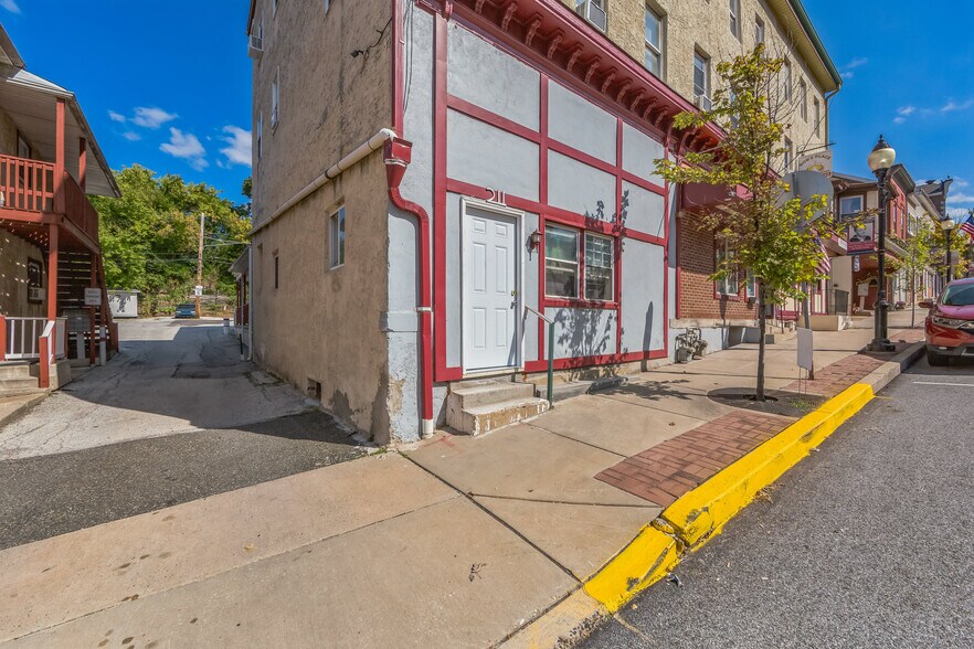 More Photos Of 211-17 Main St, Royersford Bar For Sale
