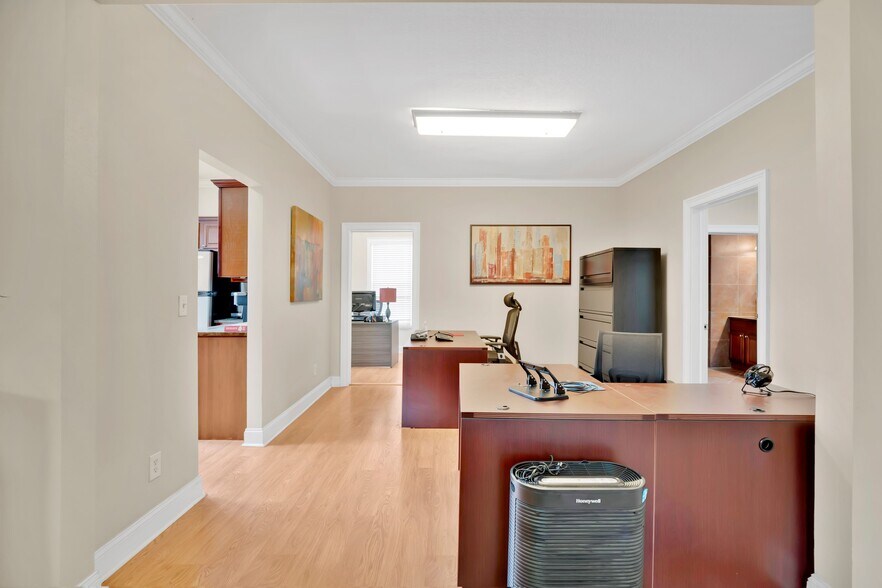 More Photos Of 901 E Washington St, Orlando Office For Sale