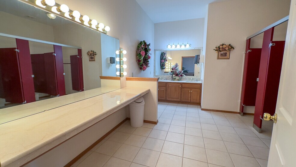 More Photos Of 907 N Oklahoma St, Tryon Religious Facility For Sale