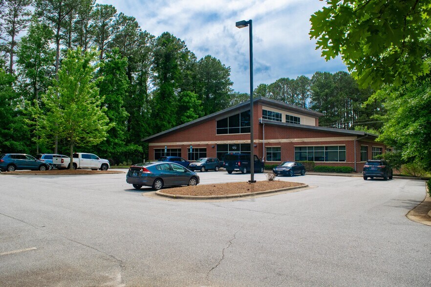 More Photos Of 951 Heather Park Dr, Garner Office For Lease