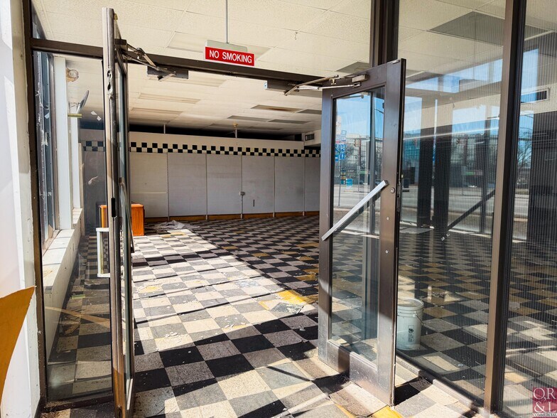 More Photos Of 400 Connecticut Blvd, East Hartford Freestanding For Lease