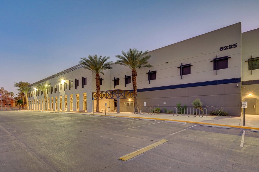 More Photos Of 6225 Annie Oakley Dr, Las Vegas Service For Sale