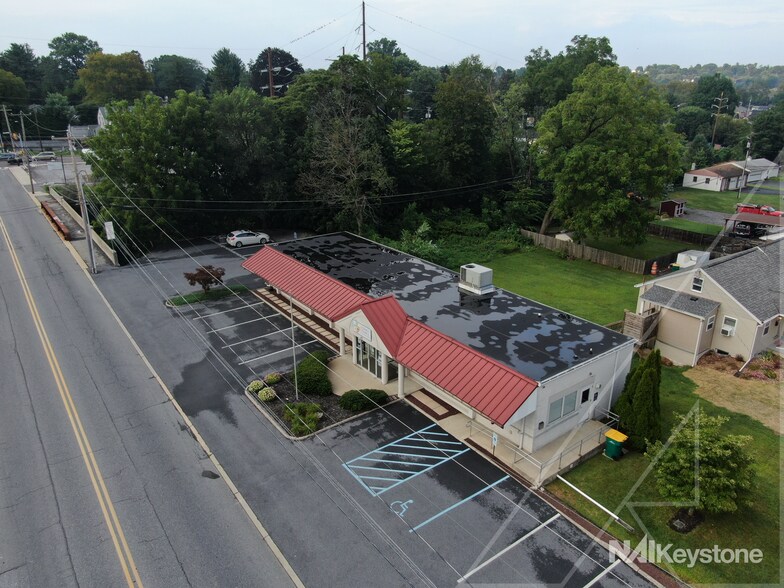 More Photos Of 35 S Dwight St, West Lawn Office For Lease