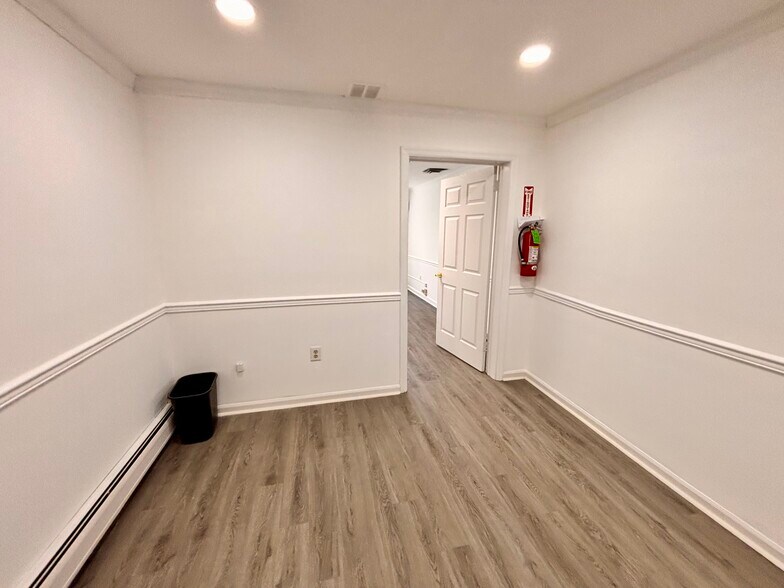 More Photos Of 742 Bergen Blvd, Ridgefield Loft Creative Space For Lease