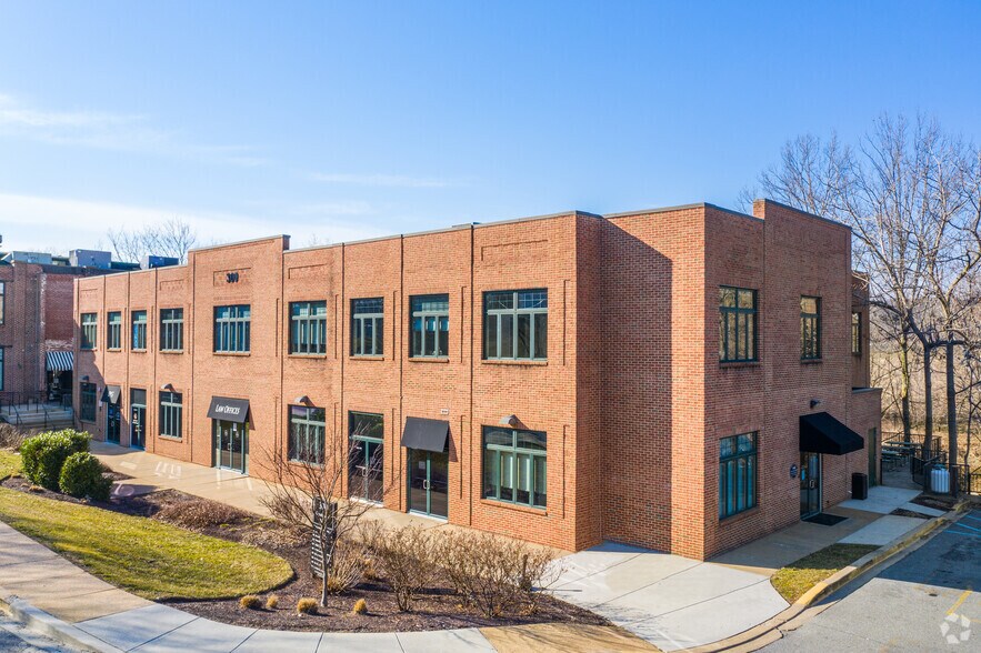 More Photos Of 300 Creek View Rd, Newark Office For Lease