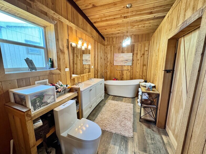 More Photos Of 8895 US-67 Hwy, Cleburne Trailer Camper Park For Sale