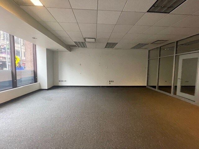 More Photos Of 313 Euclid Ave, Cleveland Parking Garage For Lease