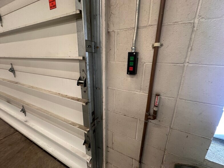 More Photos Of 3408 Busch Dr SW, Grandville Manufacturing For Sale
