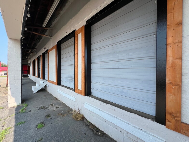 More Photos Of 2711 Midland Ave, Charlotte Flex For Sale