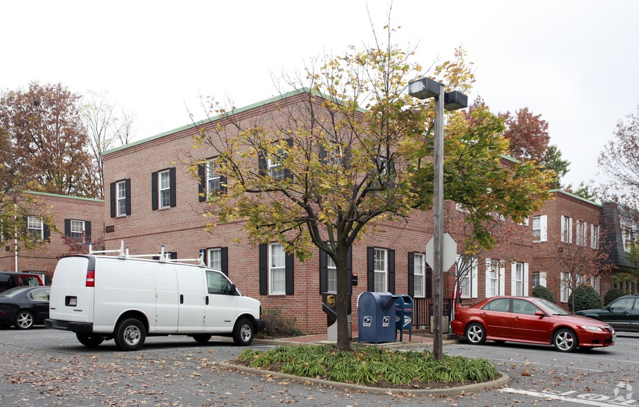 More Photos Of 1497 Chain Bridge Rd, McLean Unknown For Lease