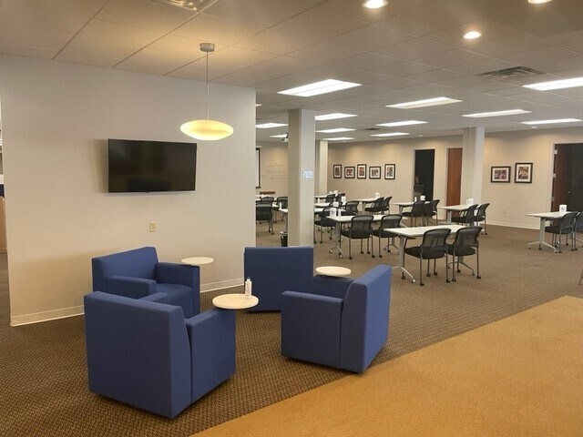 More Photos Of 1776 N Meridian St, Indianapolis Office For Sale