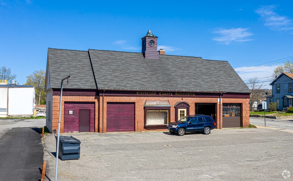 Primary Photo Of 8 Migeon Ave, Torrington Auto Repair For Sale