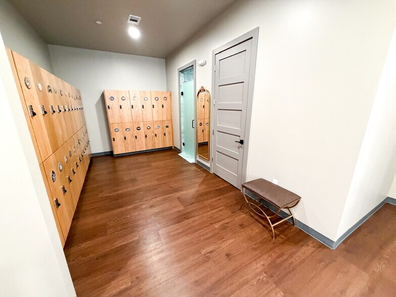 More Photos Of 5400 Frio Dr, Midland General Retail For Sale