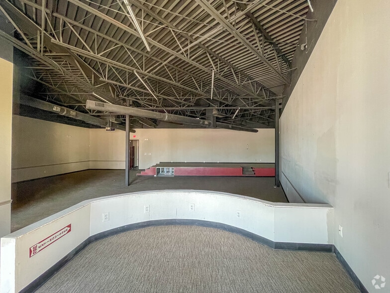More Photos Of 9323 Perrin Beitel Rd, San Antonio Unknown For Lease