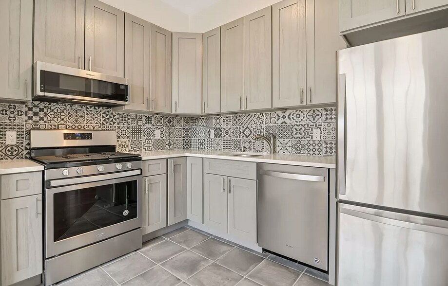 More Photos Of 2534 Steinway St, Long Island City Multifamily For Sale