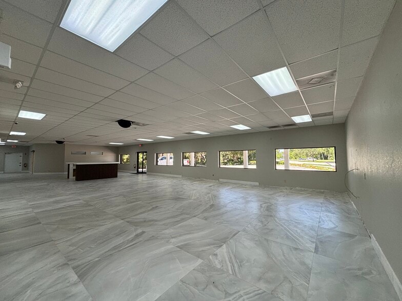 More Photos Of 6350 Bayshore Rd, North Fort Myers Freestanding For Lease