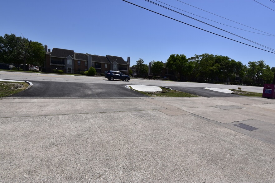 More Photos Of 550 FM 1959 Rd, Houston General Retail For Sale