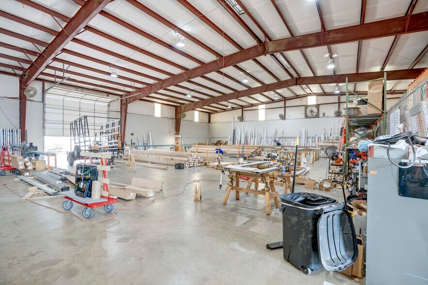 More Photos Of 11578 Airway Blvd, Roanoke Warehouse For Sale