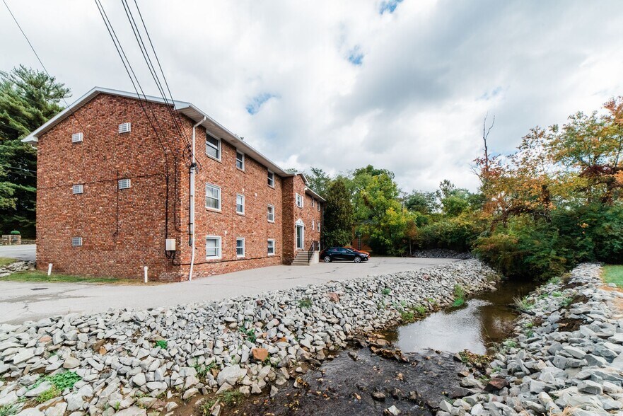 More Photos Of 1005-1015 Willowbrook Dr, Greensburg Apartments For Sale