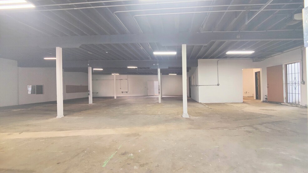 More Photos Of 8827 SE Division St, Portland Freestanding For Sale