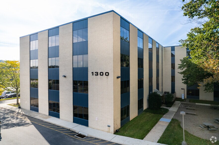 More Photos Of 1300 Virginia Dr, Fort Washington Office For Lease