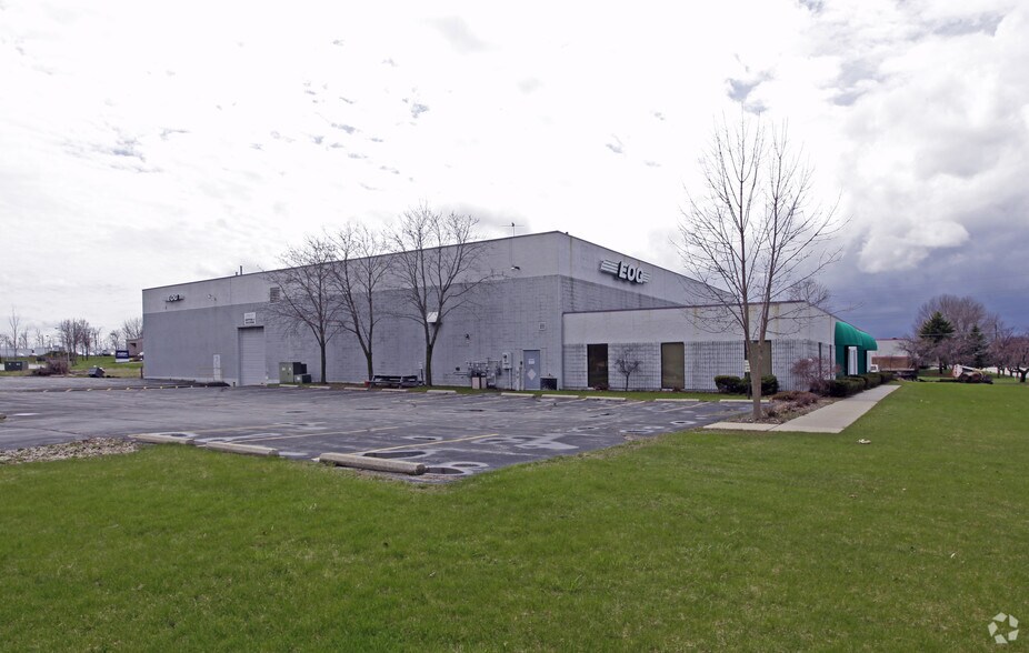 More Photos Of 8111 W Bradley Rd, Milwaukee Warehouse For Sale