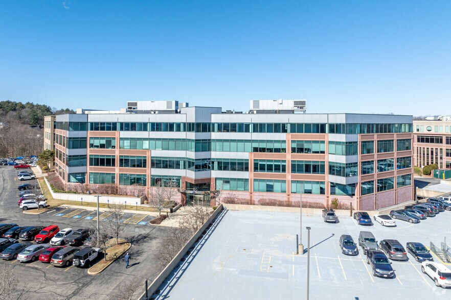 More Photos Of 35 Corporate Dr, Burlington Office For Lease