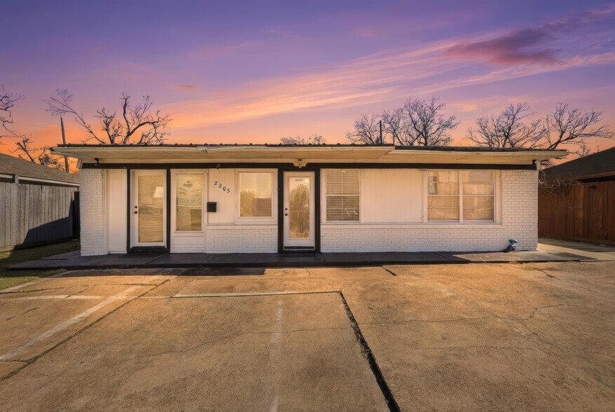 More Photos Of 2205 Strawberry Rd, Pasadena Flex For Sale