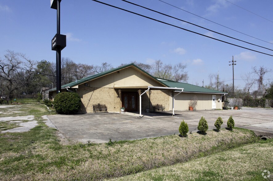More Photos Of 5601 Arlington St, Houston Funeral Home For Sale