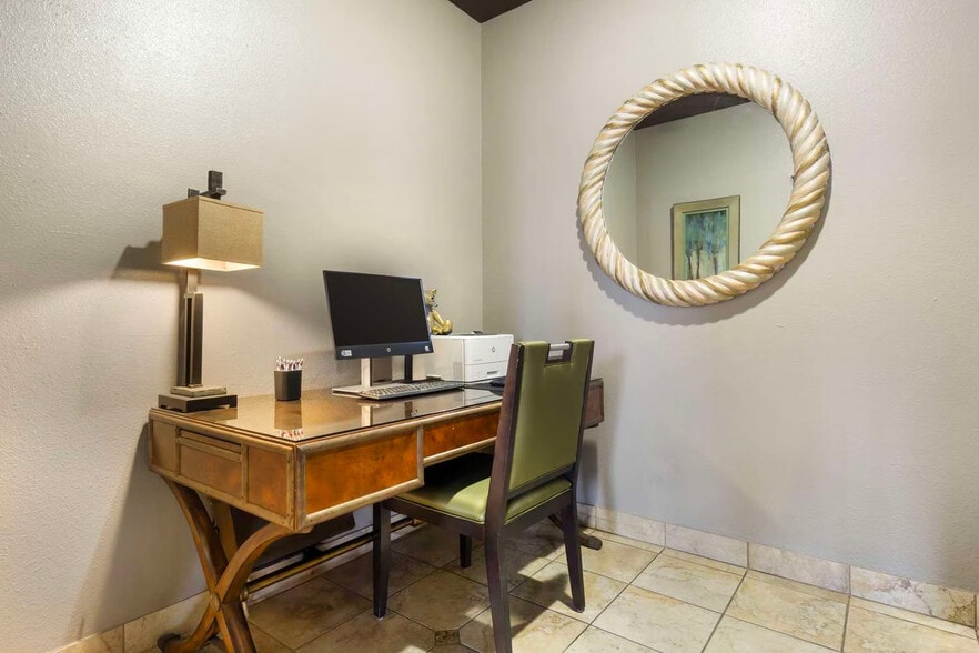 More Photos Of 1614 N 1st St, Yakima Hotel For Sale
