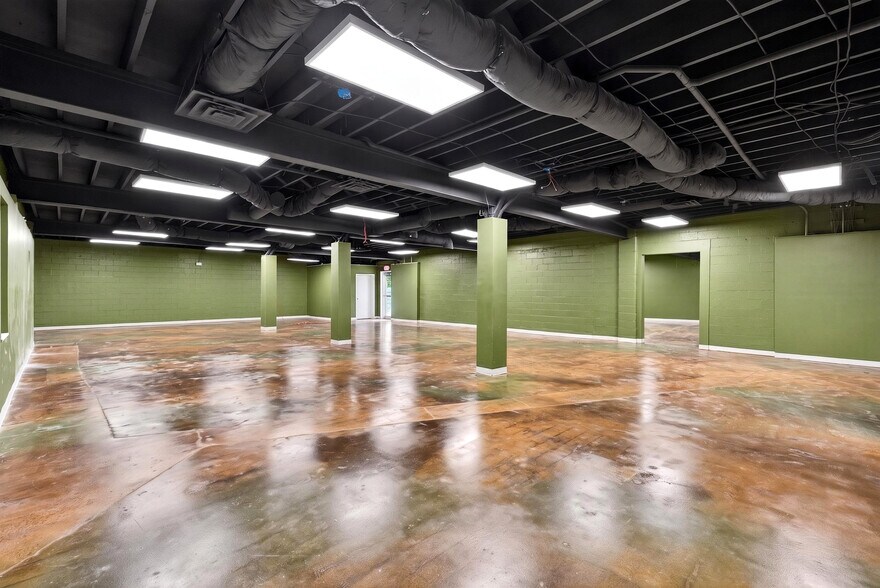 More Photos Of 1141 S Trade St, Tryon General Retail For Lease