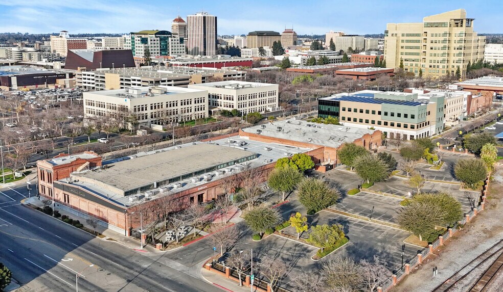 Primary Photo Of 616 & 660 P Street St, Fresno Office For Lease