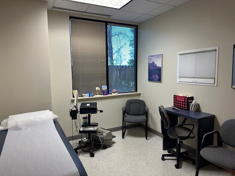More Photos Of 701 Exposition Pl, Raleigh Medical For Lease
