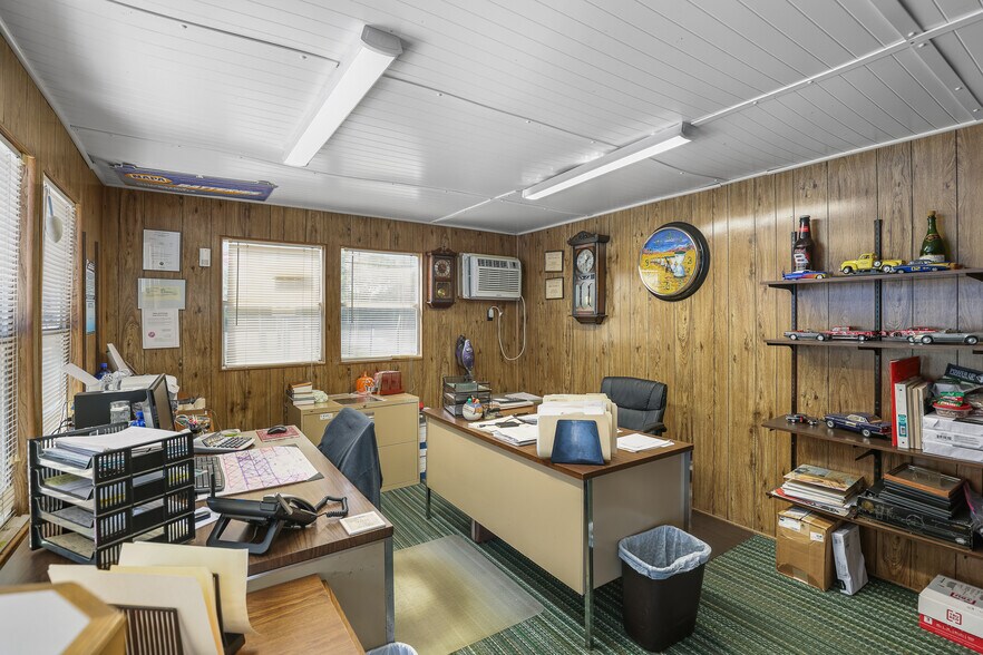 More Photos Of 1320 US Highway 92, Winter Haven Auto Repair For Sale