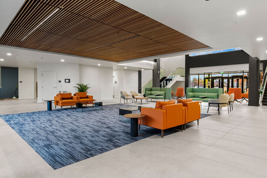 More Photos Of 860 W LeVoy Dr, Taylorsville Office For Lease