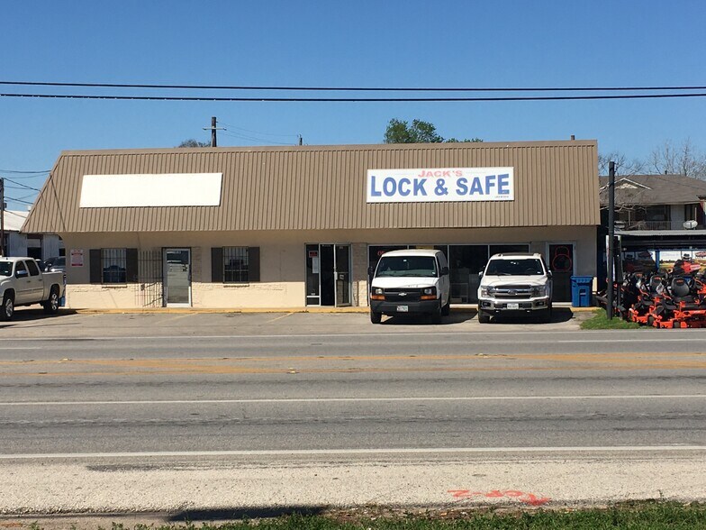 Primary Photo Of 3315-3317 Avenue H, Rosenberg Storefront Retail Office For Lease