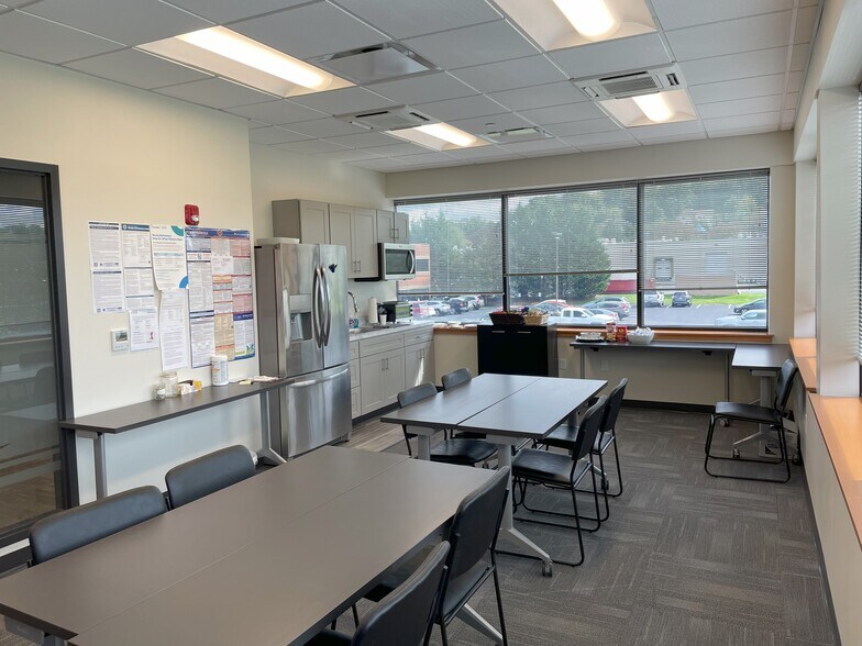 More Photos Of 5053 Ritter Rd, Mechanicsburg Office For Lease