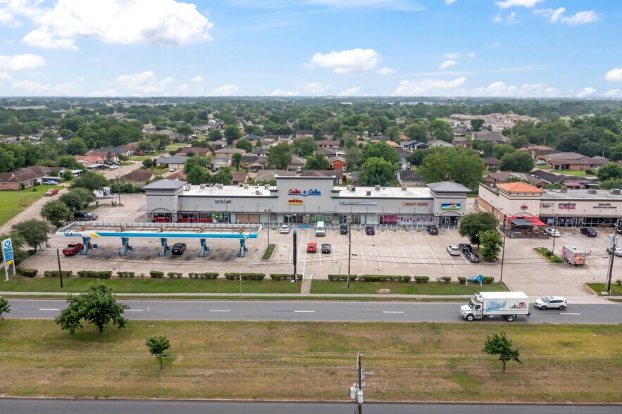 Primary Photo Of 12805 Cullen Blvd, Houston Convenience Store For Sale