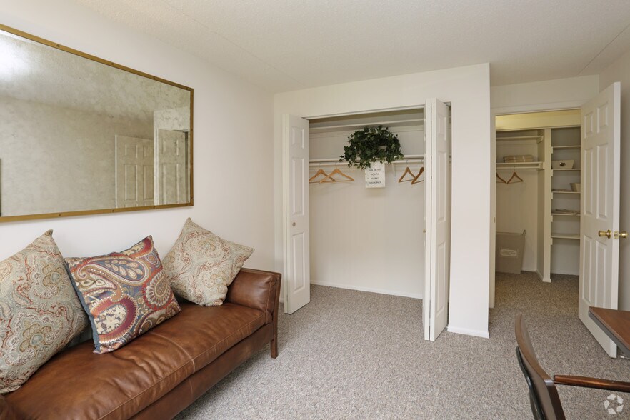 More Photos Of 815 E Grandview Blvd, Erie Apartments For Sale