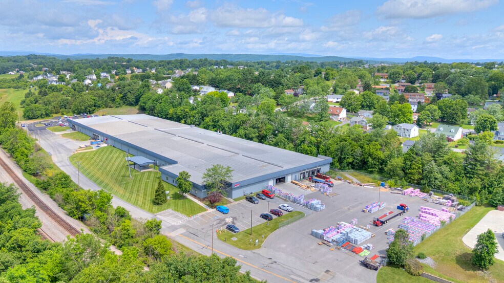 More Photos Of 700 Scattergood Dr NW, Christiansburg Distribution For Lease