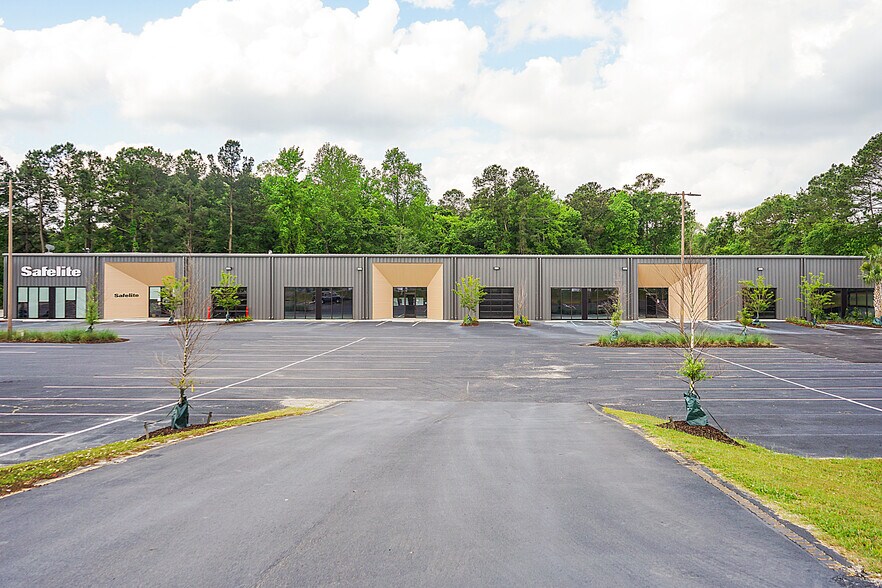 More Photos Of 1341 College Park Rd, Summerville Showroom For Sale