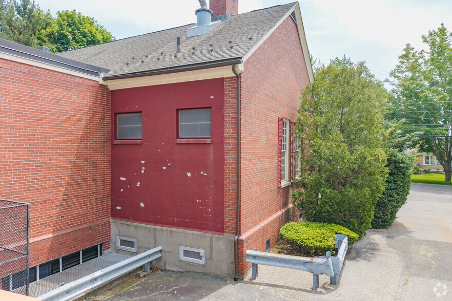 More Photos Of 51 Chestnut St, Duxbury Office For Sale