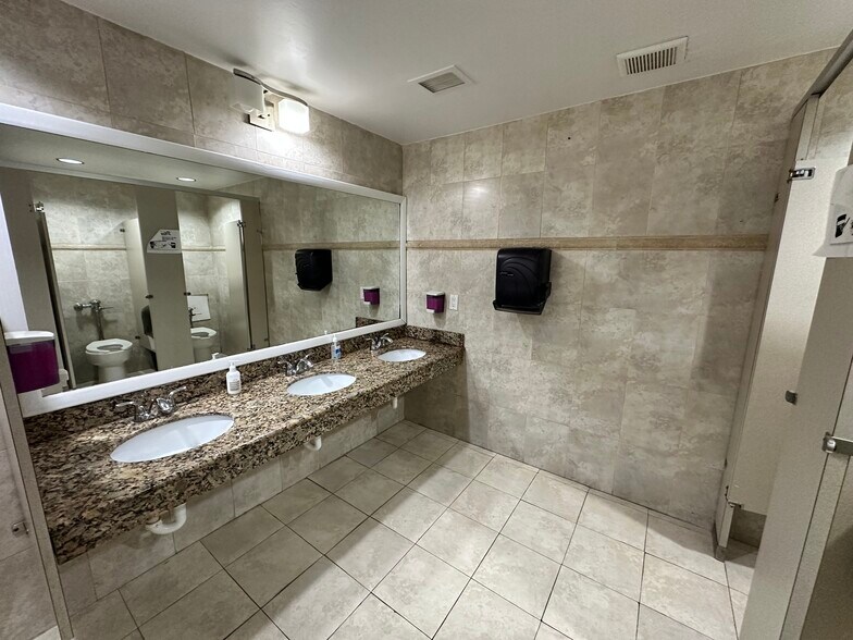 More Photos Of 2450 Hollywood Blvd, Hollywood Loft Creative Space For Sale