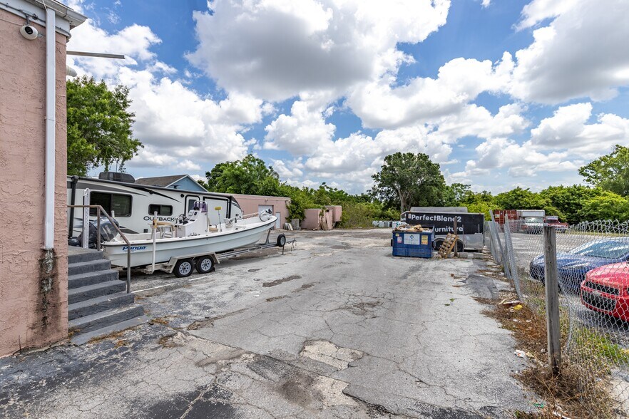 More Photos Of 9931-9947 Seminole Blvd, Seminole General Retail For Sale