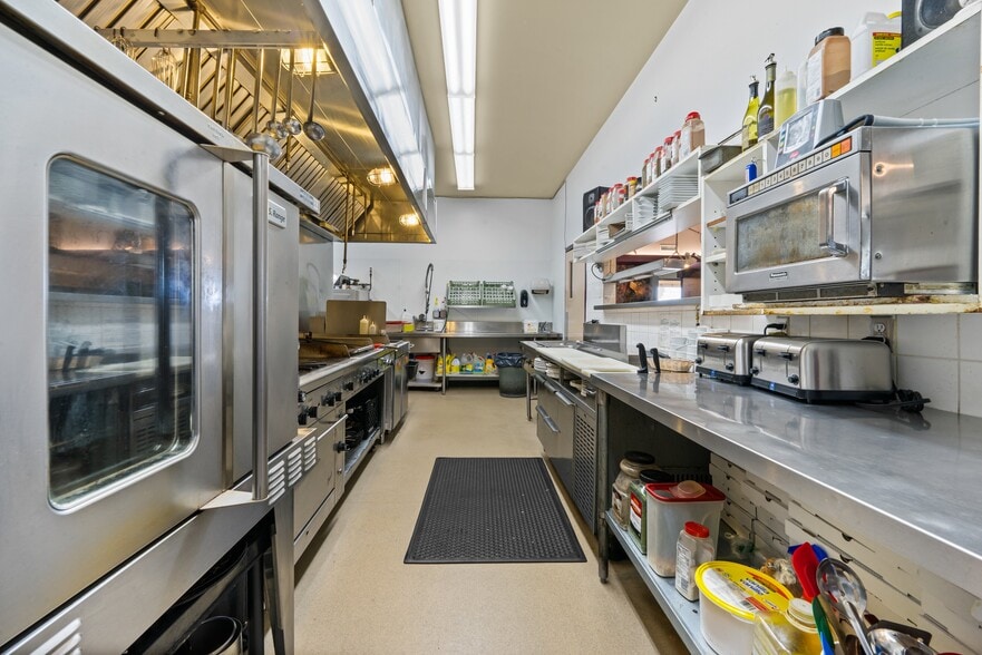 More Photos Of 1916 10th Av, Spruce View Restaurant For Sale