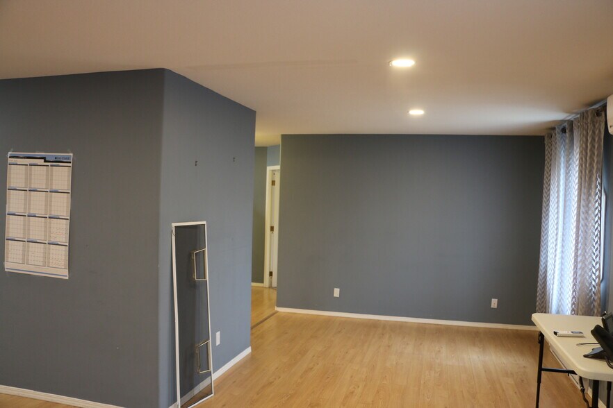More Photos Of 7184 Lantzville Rd, Lantzville Office For Sale
